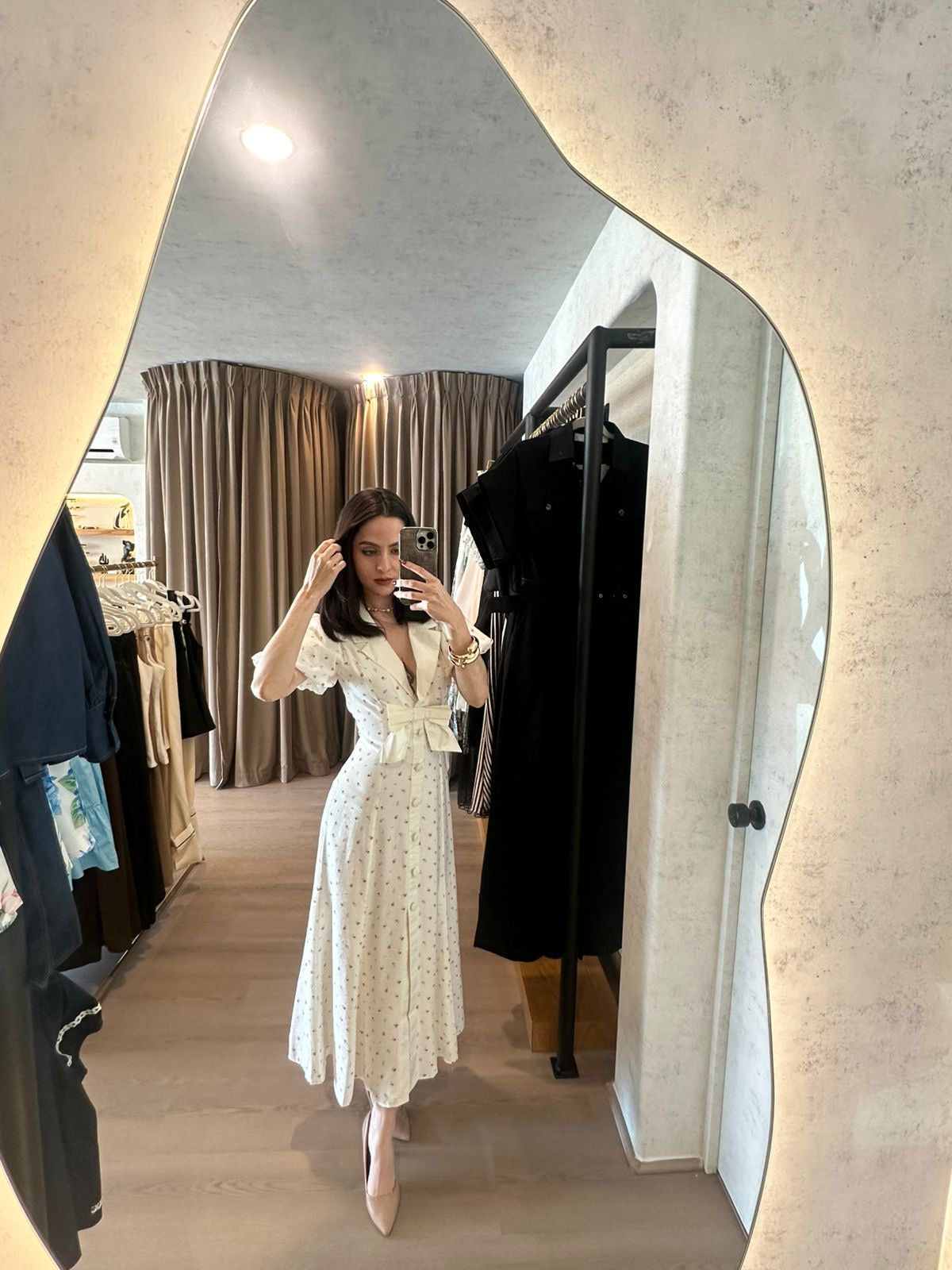Vestido midi con detalle de moño